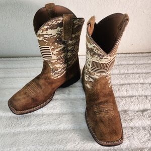 Ariat Boys' Patriot Boots - Broad Square Toe Size: 2